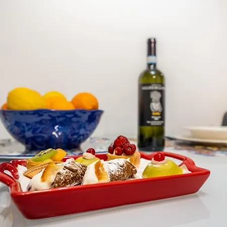 Apartament Morohouse 50mt From Teatro Massimo Palermo